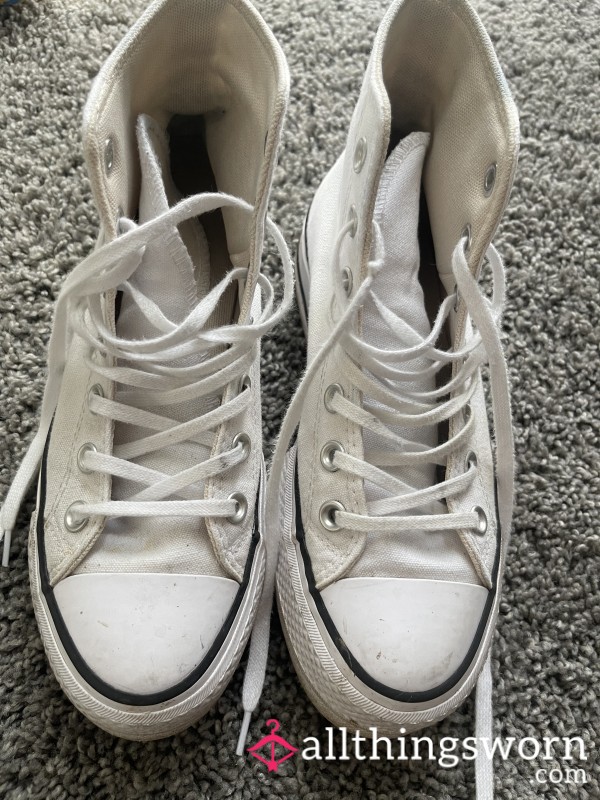 Dirty White Converse