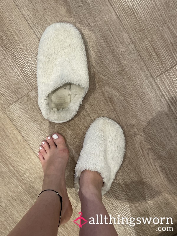 Dirty White Slippers