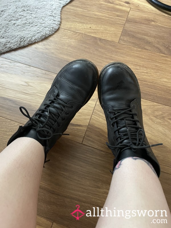 Dr. Martens Well Worn Boots