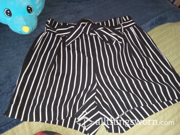 Dress Shorts Size Med.