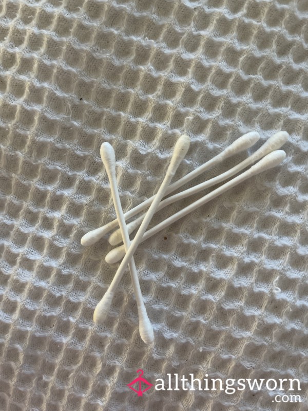 Ear Buds/ Q Tips