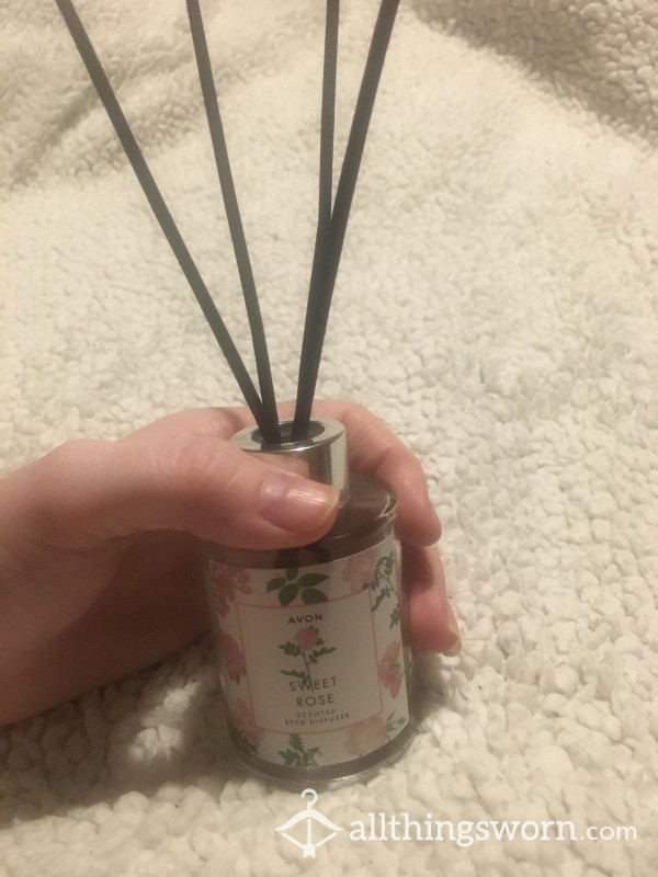 Eau De Toilet - Who Wants The Fresh S**y Fragrance Of Me, Filling A Room In Your House? Whether It’s 🍋 Or A Little 💦.......this Room Diffuser Will Bring Any Room To Life! Comes With 6 Sticks 