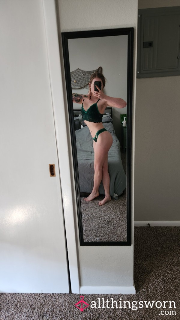 🌿 Emerald Green Bralette And Panty Set 🌿