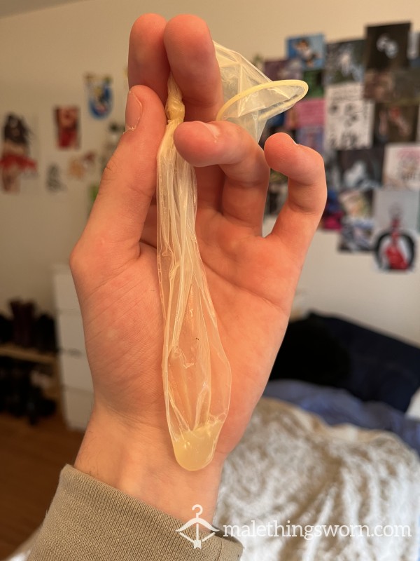 Extra Smelly C*m Filled Condom Ready To Get Smelled And Tasted💦🍆