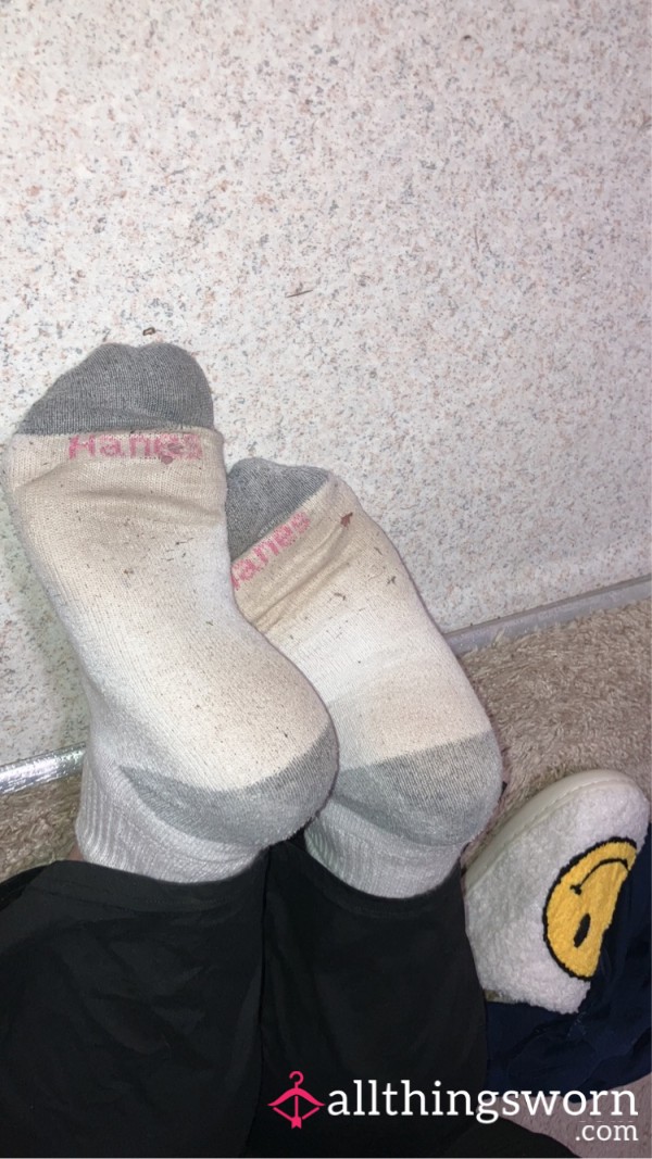 EXTRA USED HANES SOCKS 🧦