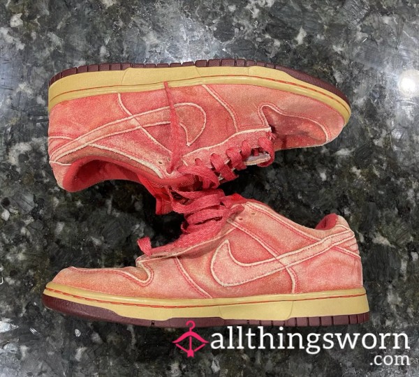 Extreme Wear Nike Dunks