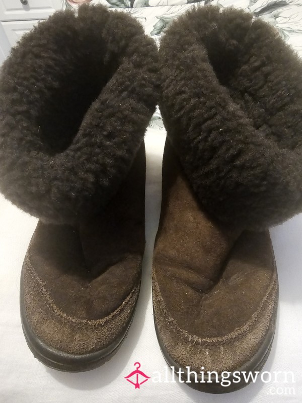 Extremely Well Worn Real Ugg Boots For My Foot Fetish Slaves, Very Worn, Over 8 Years Old And Very Lived In.