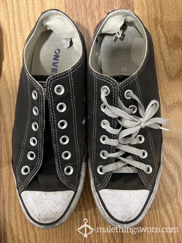 !!Extremely Worn!! Converse Sneakers US Size 7