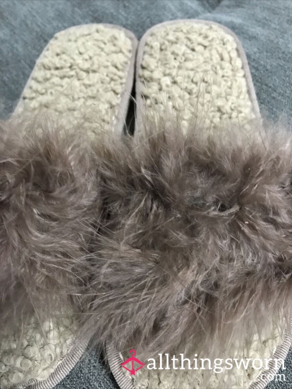 Faux Fur Slippers Stinky