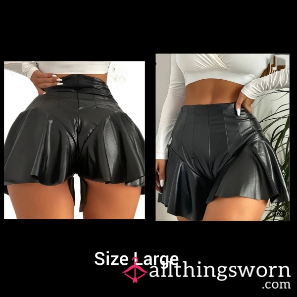 Faux Leather Skirt Shorts  Sz Large