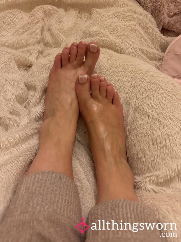 Feet Content