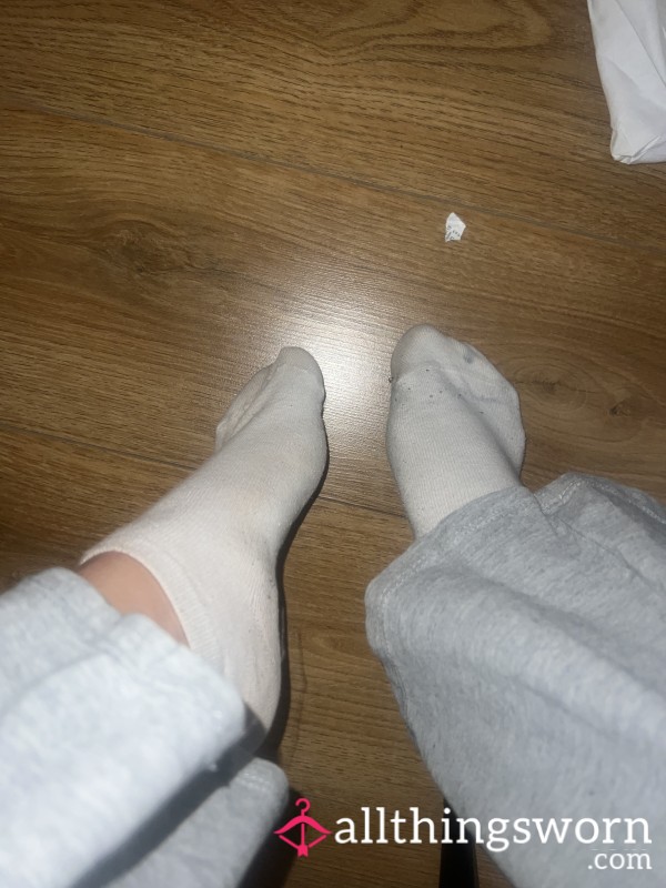 Feet Pics (10 Pics)