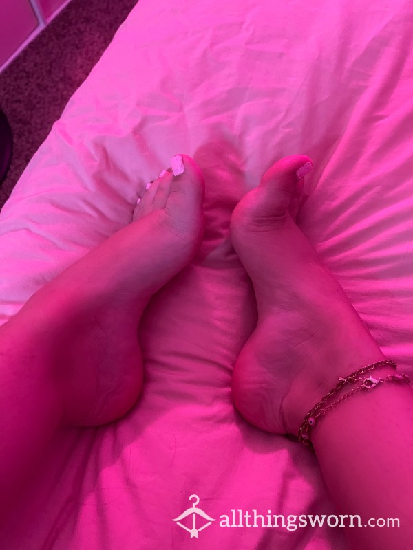 FEET PICS