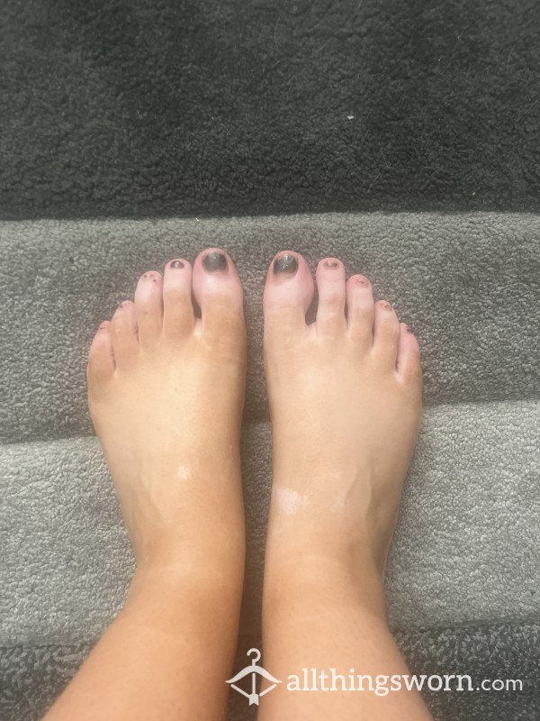 Feet Pics;)