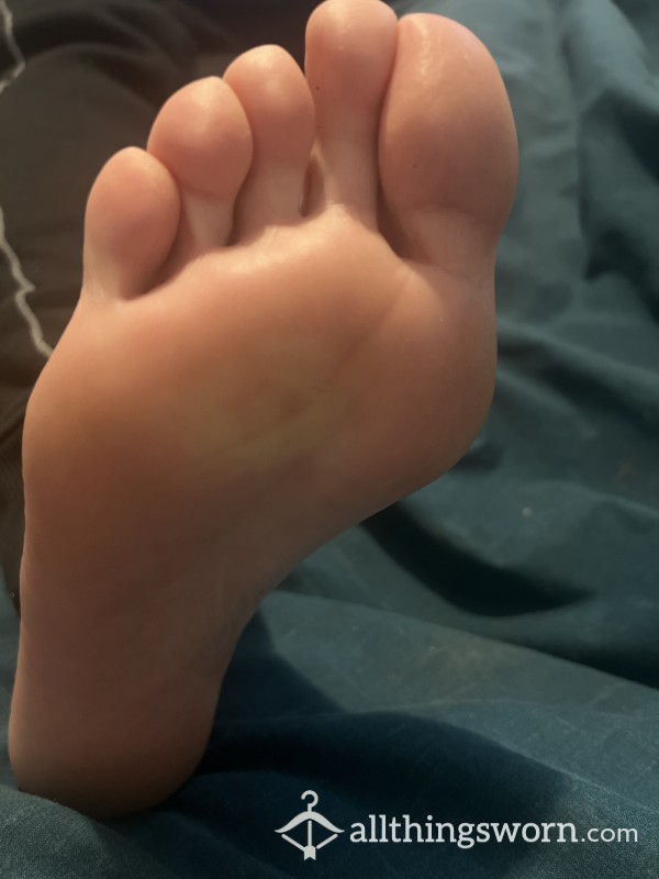 Feet Pics Excepting Custom