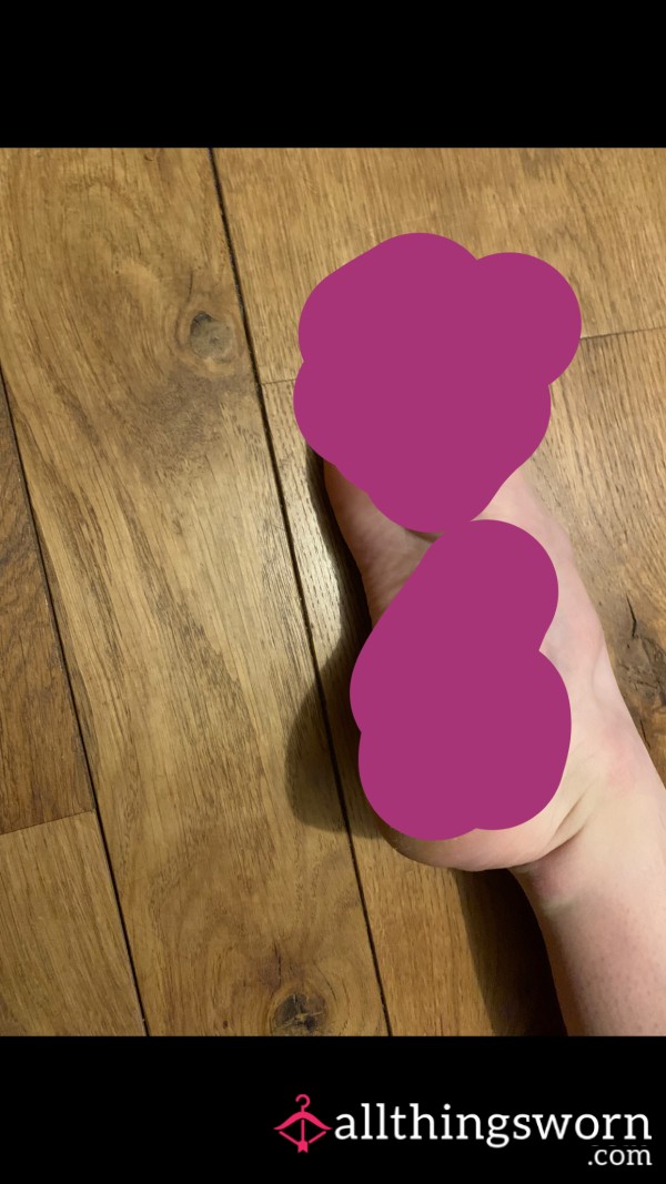 Feet Pics. Small & Arched <3