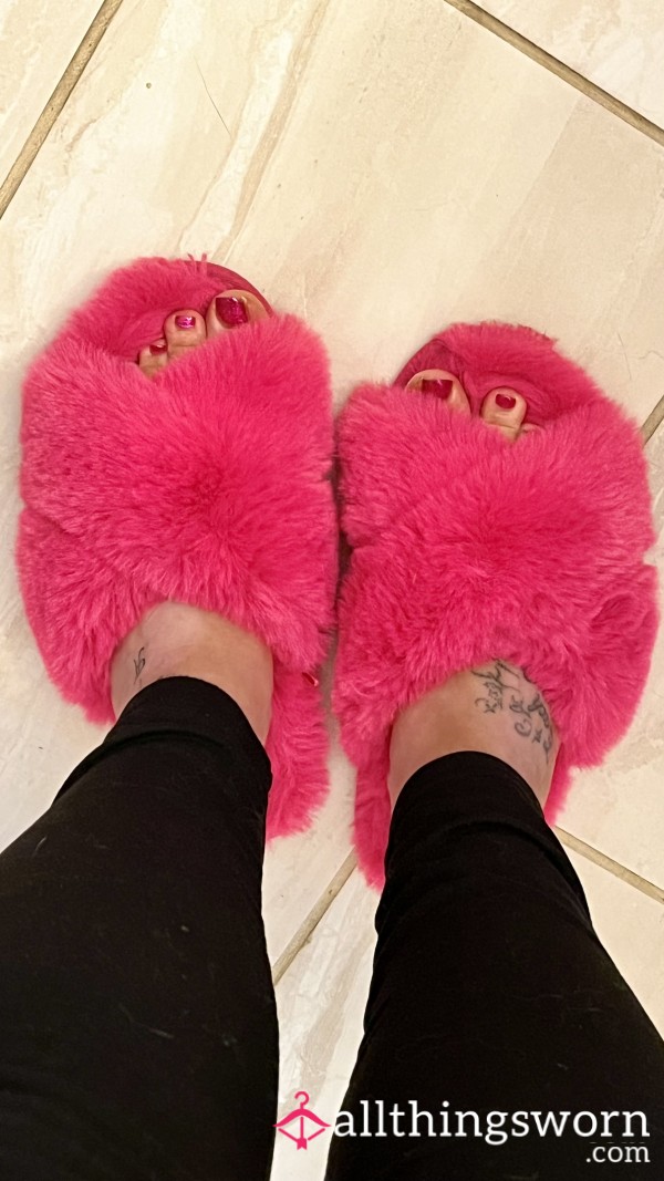 Feet-pink Fluffy Slippers,fake Tan,tattoos