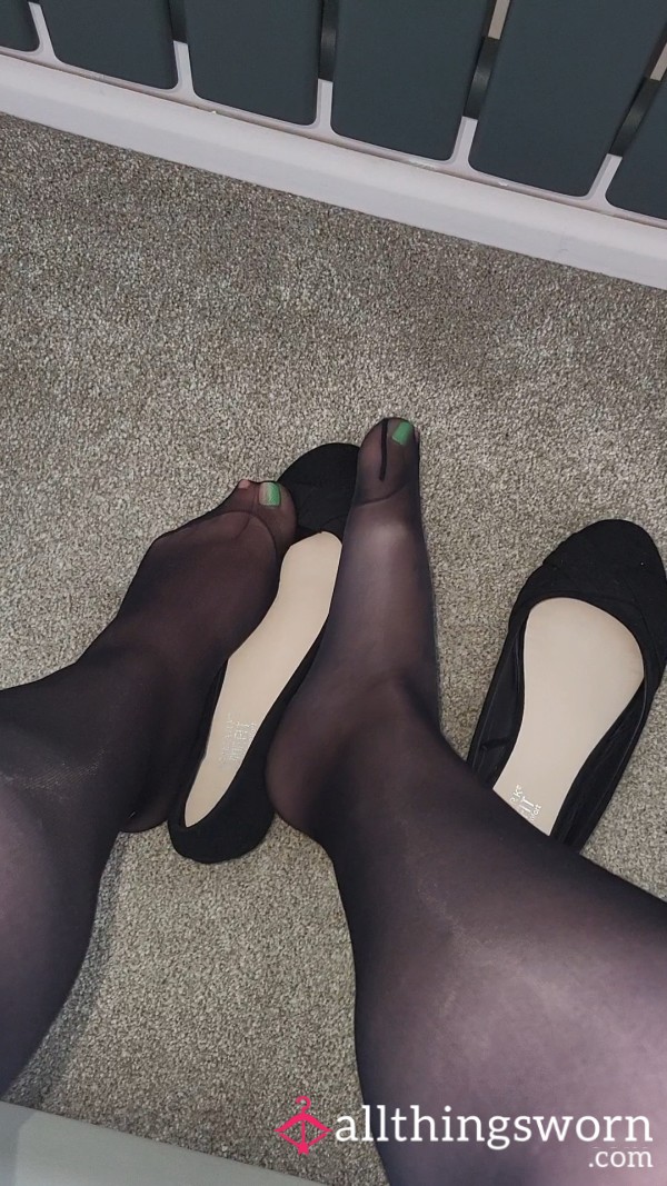 Feet Play With Ballerina Flats 4min