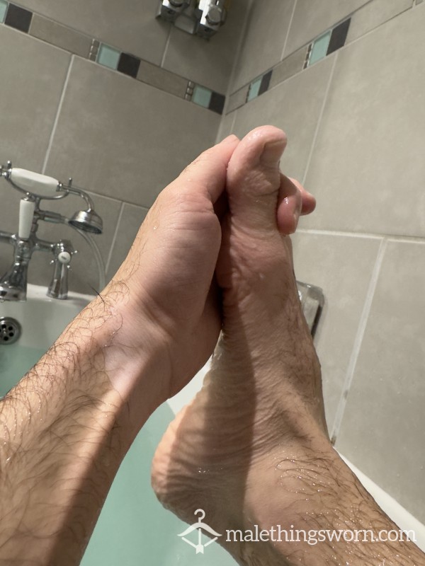 🔥 Feet Tease Video In A Bathtub. Fully Naked 😏👣