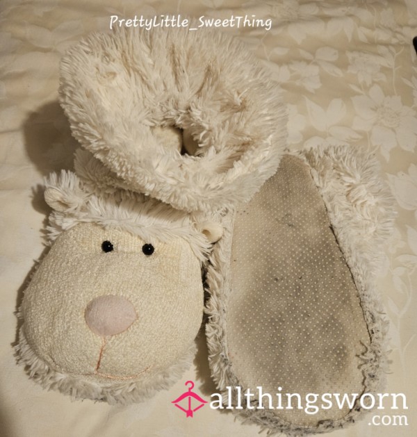 🔥SALE!🔥 Filthy Old But Adorable Fuzzy Sheep Slippers 🐑 - Tiny Size 4