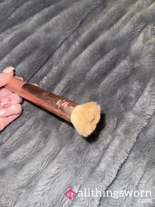 Filthy Used Foundation Brush💄