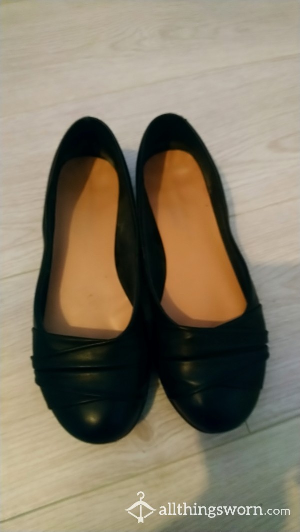 Flat Black Pumps