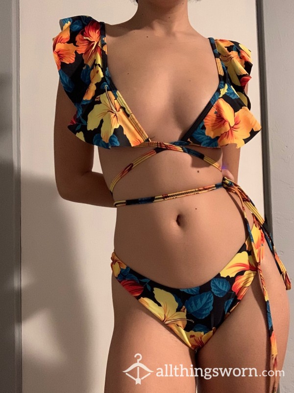 Flor*l Bikini