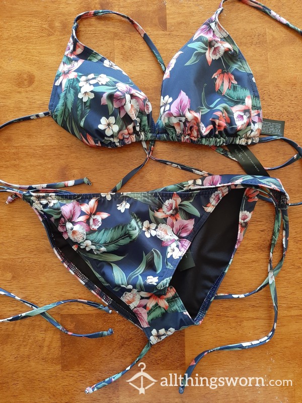 Flor*l Print String Bikini