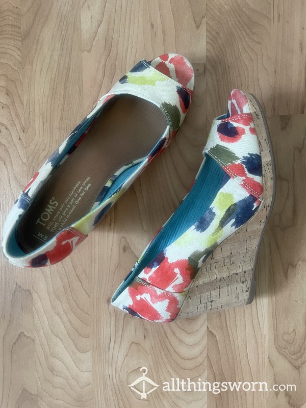 Flowers 🌸 TOMS Wedge Heels