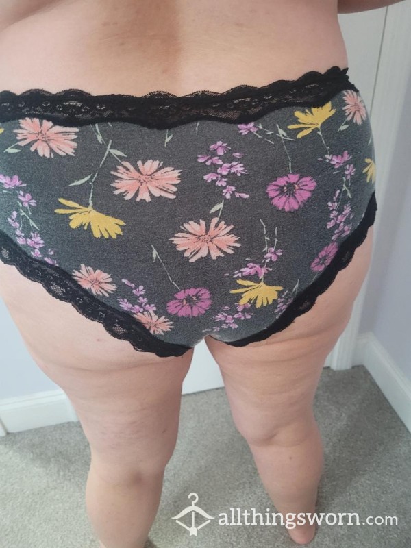 Flowers W/ Lace Trim Cheeky