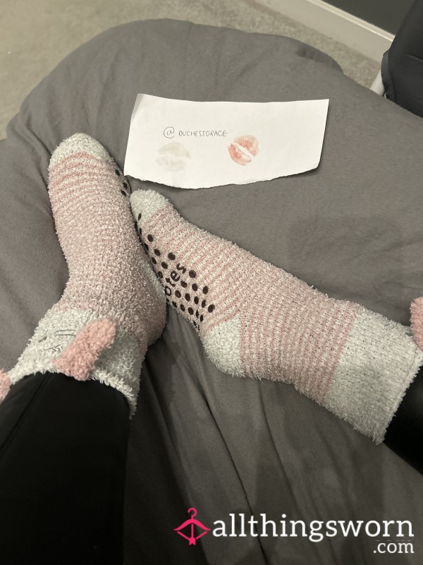 Fluffy Bedtime Totes Socks