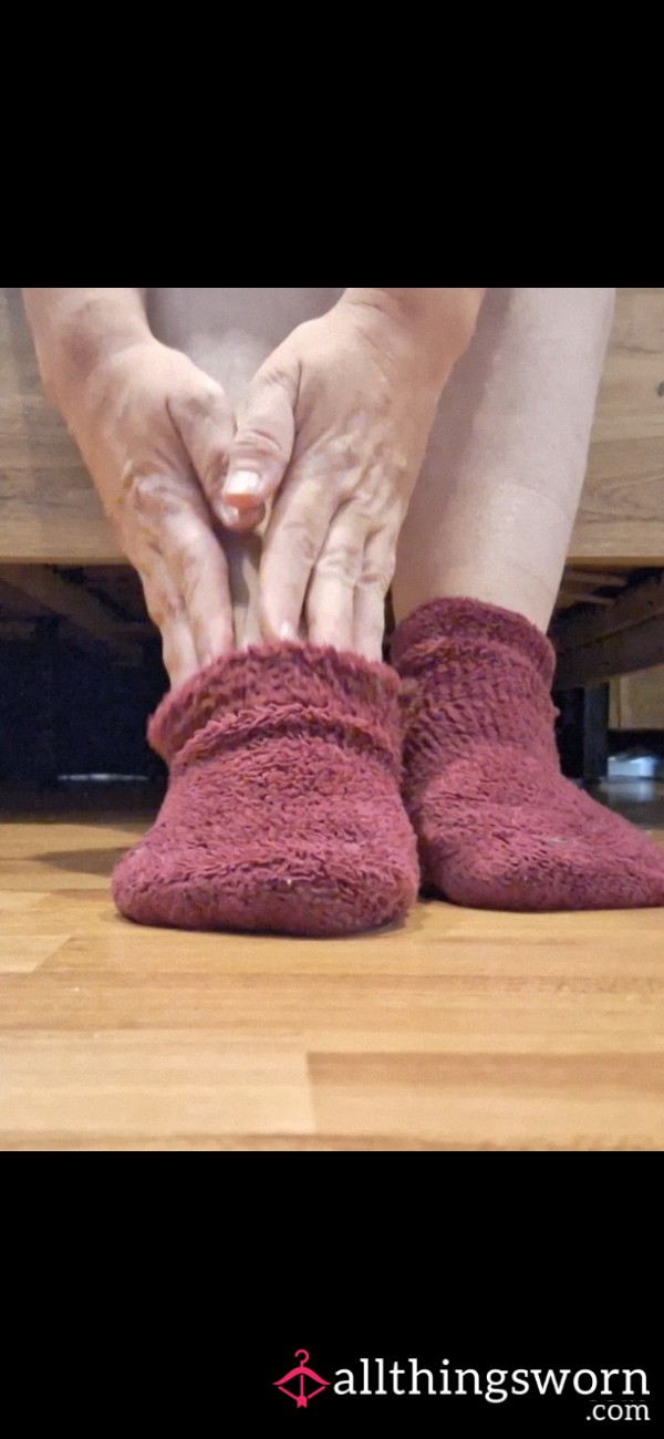 Fluffy Red Sock, Cleaning My Feet With Them, Google Drive Acces