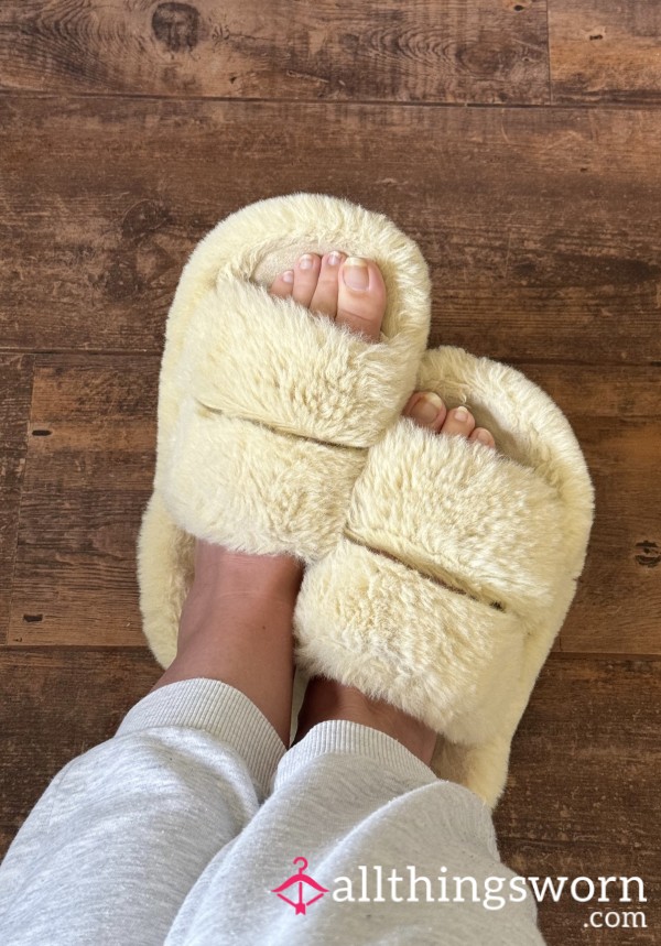 Fluffy Slippers (2yrs)