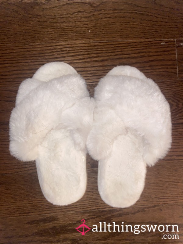 ❄️ Fluffy White Fur Slippers🩷🐾