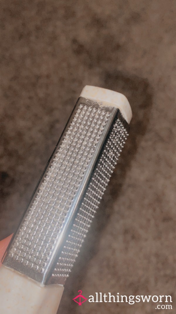 Foot Dust Incased Scraper 🦶