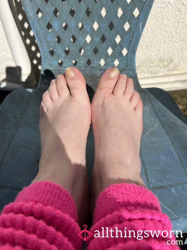 Foot Ignore In The Sunshine