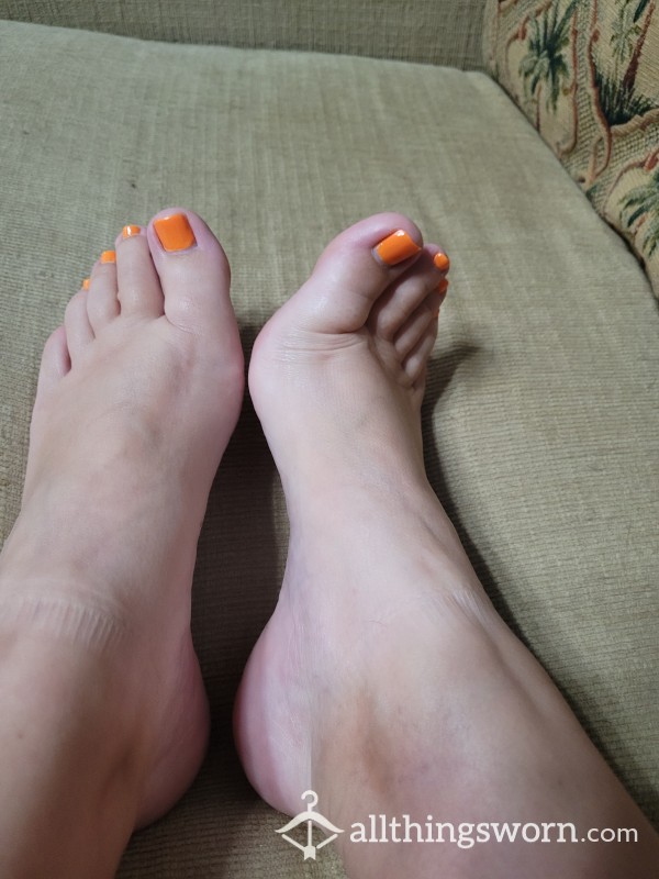 Foot Job Video With C*mming On Toes