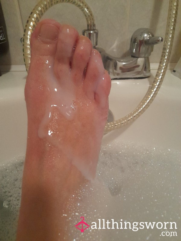 Foot Pictures At Bath Time X5