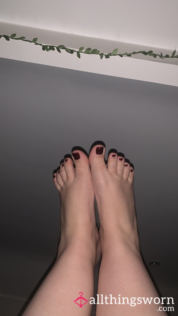 Foot Worship * Ignore * Video Call * Barefoot *