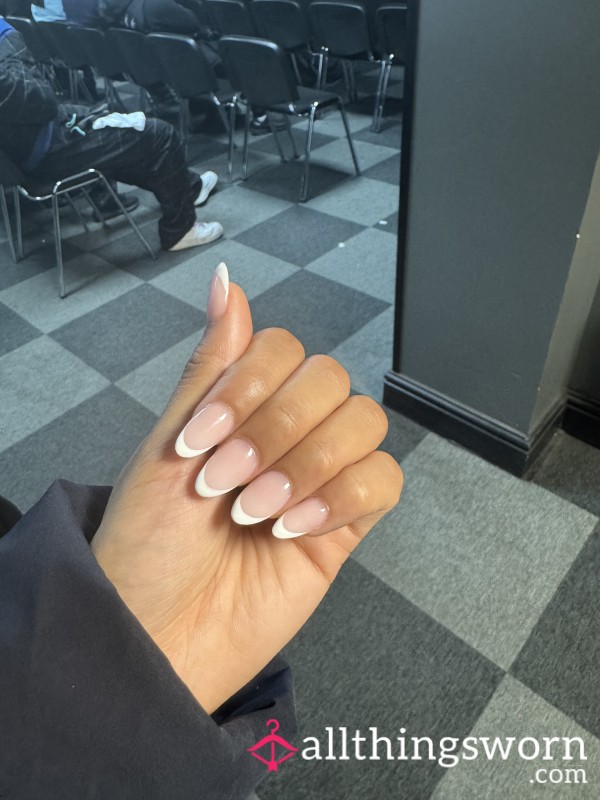 French Tip Nails 💅