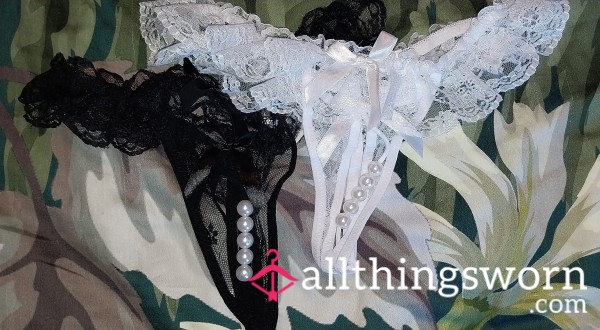 🖤🤍Frill, Lace, Bows And Pearls🤍🖤