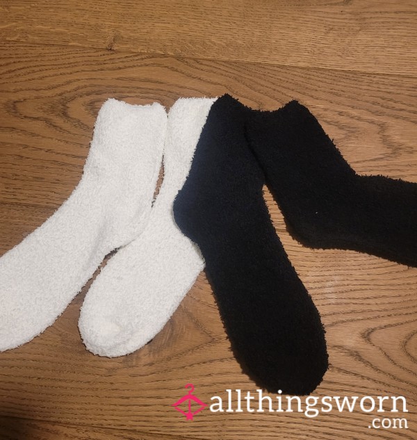 Fuzzy Socks 🖤 Black Or White