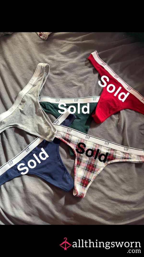 ⭐️GAP 🎄thongs