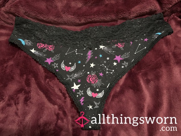 ~GIRLY PRINT LACE TRIM BLACK COTTON THONG~