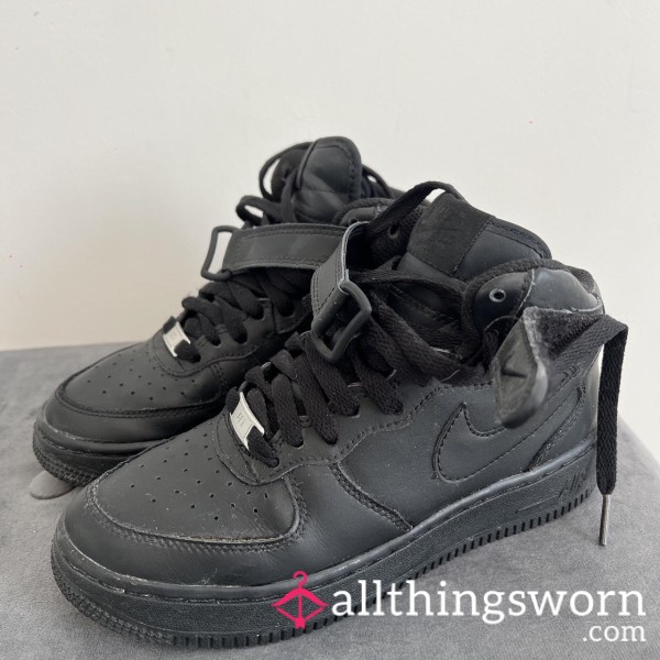 GMKs Black AF1s