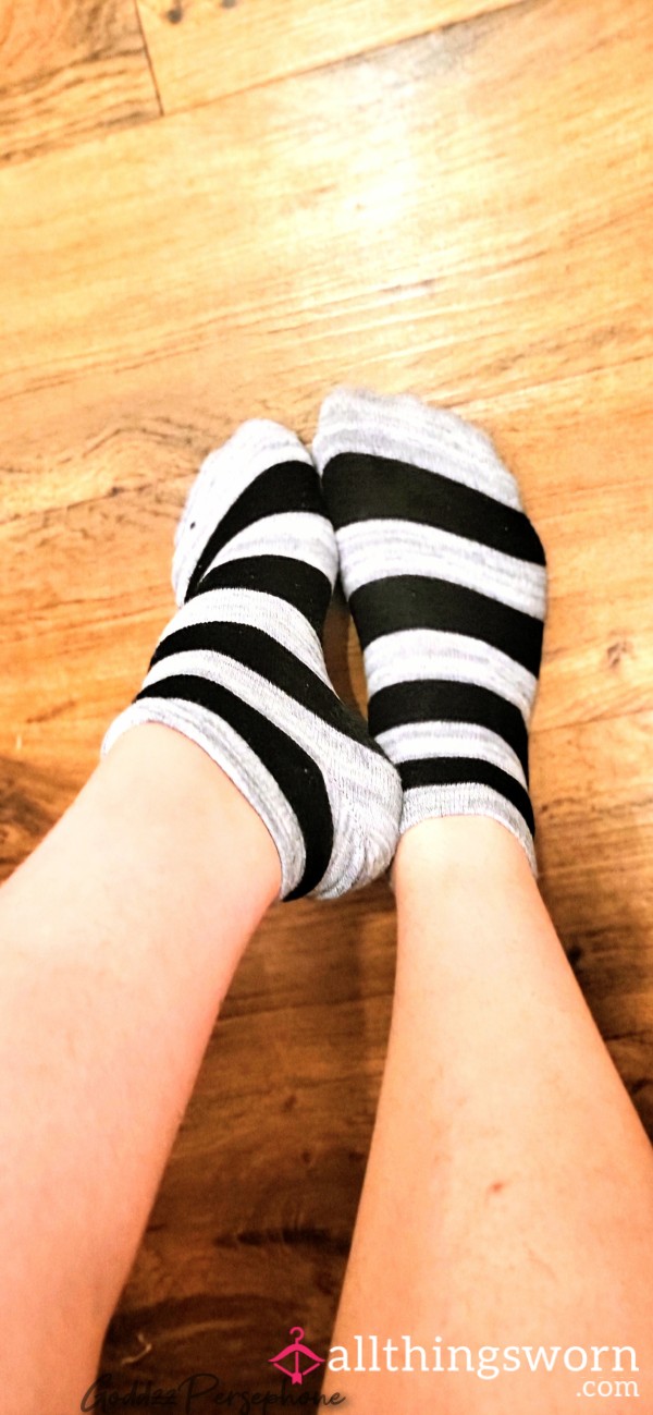 Goddess Sz 6 In Striped Socks