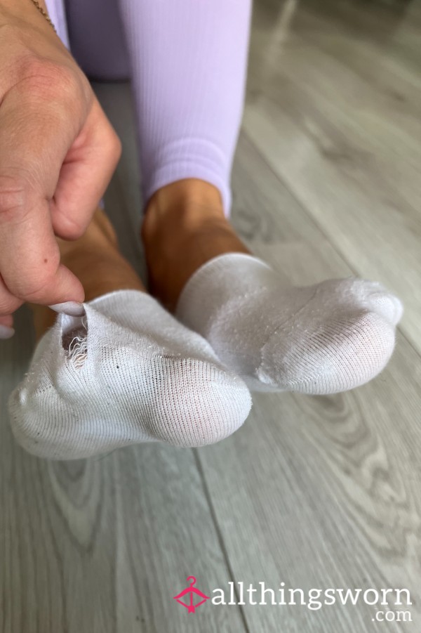 👑 Goddess Used Socks – Smell, Worship & Obey 💋