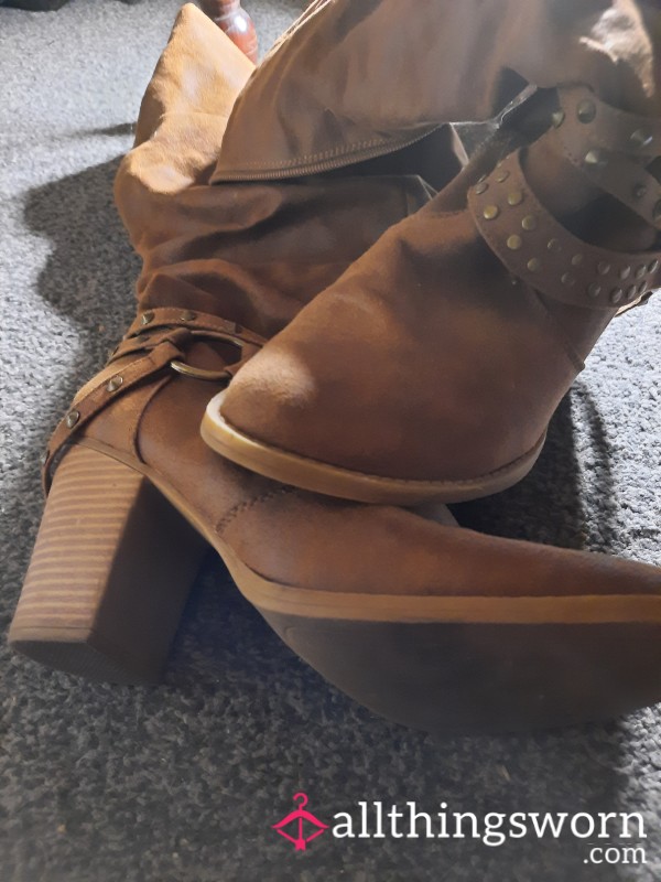 Gorgeous Brown Cowboy Style Boots Very Well Worn 😍