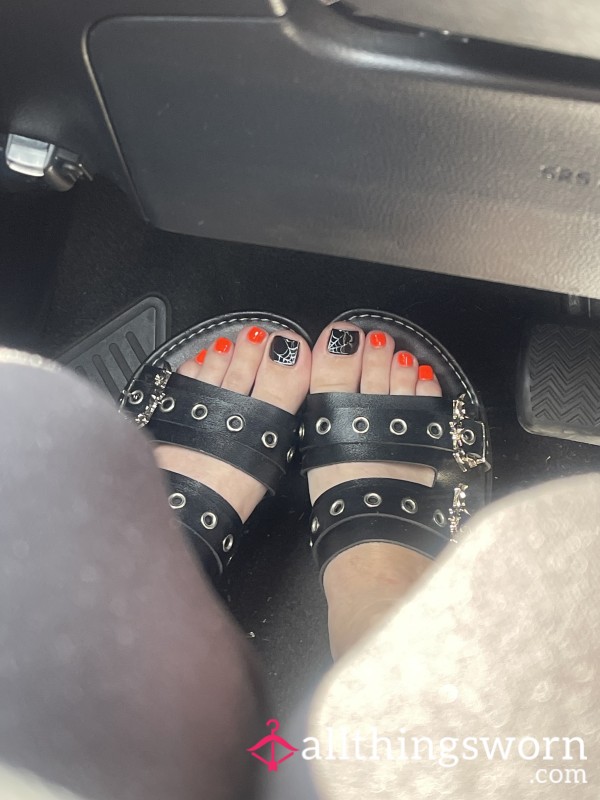 Gothy Sandles