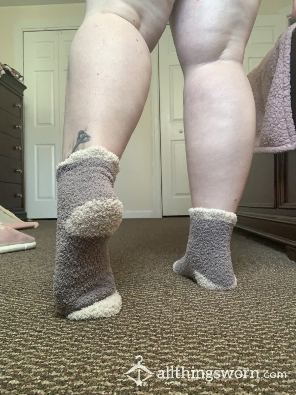 GRAY FUZZY CREW SOCKS